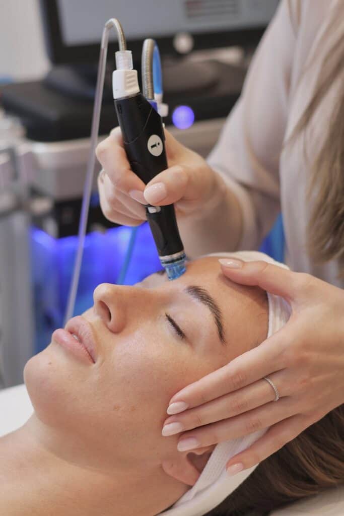 Hydrafacial kezelés – nem invazív bőrmegújítás látható eredménnyel
